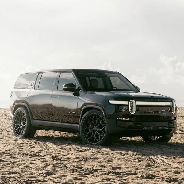 2025 Rivian R1S